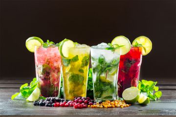 cocktail con vino e frutta