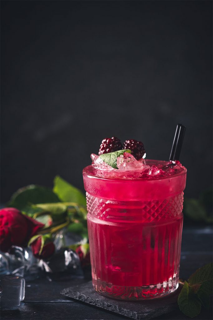 cocktail con vino e frutta