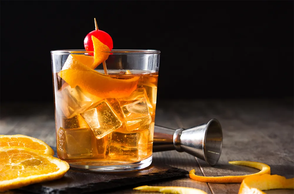 Old Fashioned whisky cocktail