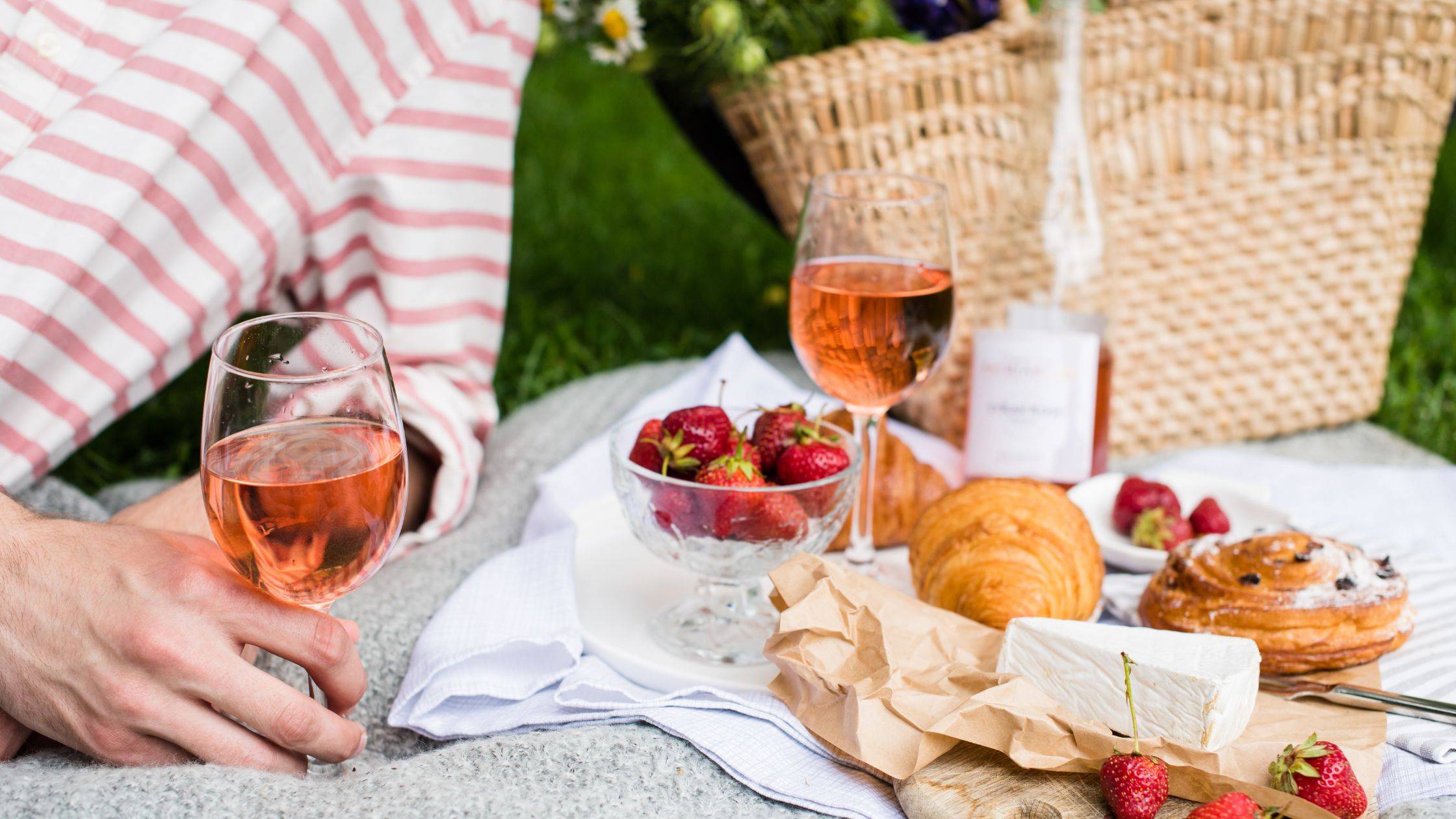 Pic nic vino in primavera - Wine picnic in spring