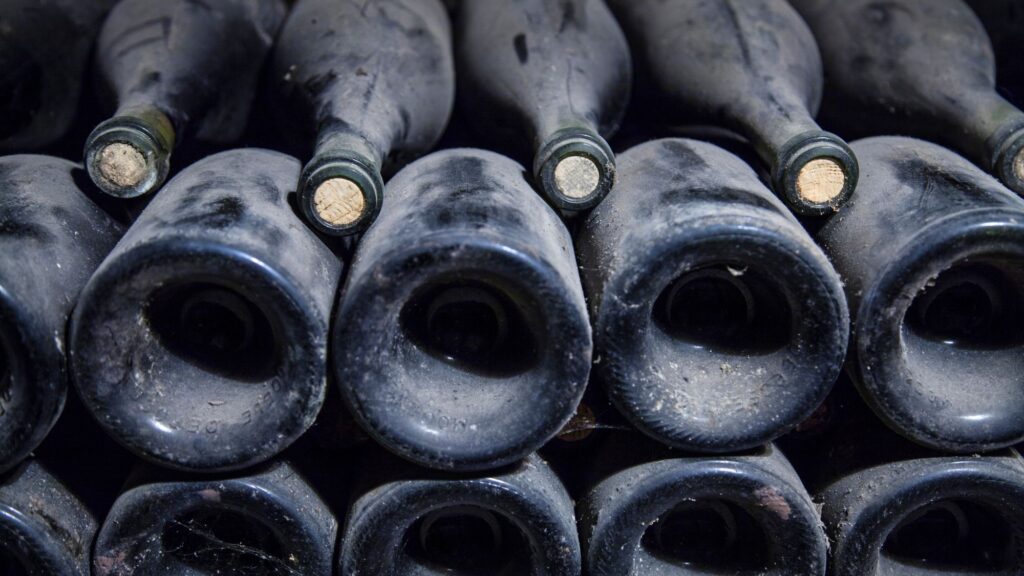 Bottiglie invecchiamento vino - Wine aging bottles